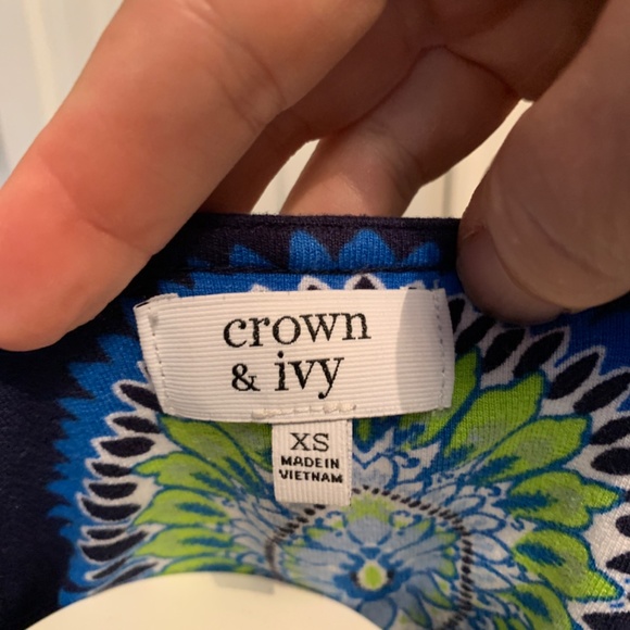 Crown &Ivy rayon/nylon and‎ spandex 3/4 sleeve top. Worn about 3x - Picture 2 of 4